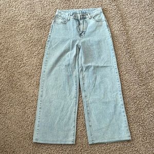 light wash wide leg jeans